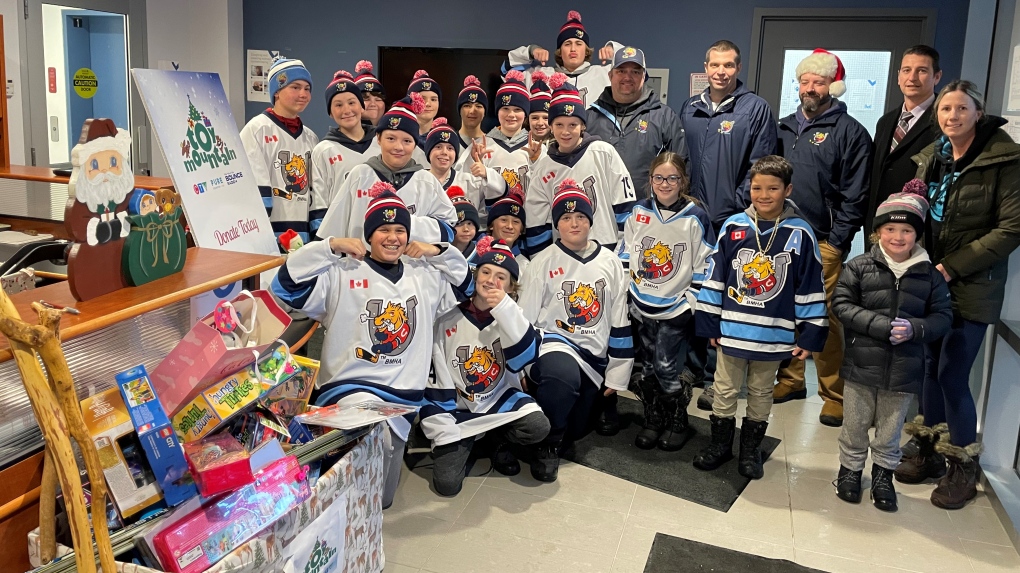 Thanks to the players, coaches and parents with Barrie Colts U13 RS for their great donation to Toy Mountain.