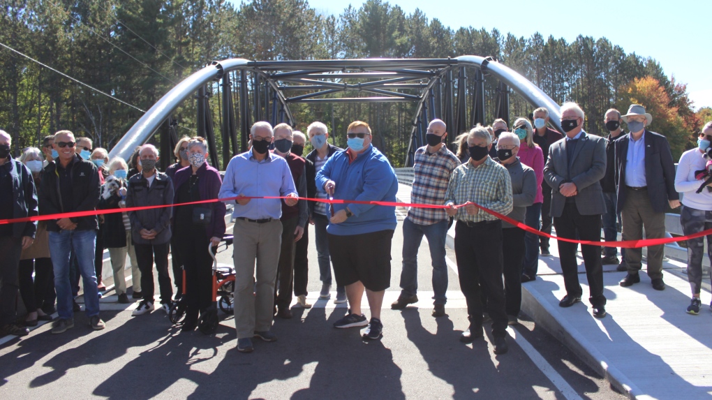 Bracebridge Mayor Graydon Smith (C), MPP Norm Miller and members of council were on hand for the reopening of the Black Bridge in Bracebridge, Ont., on Tues., Sept. 28, 2021 (Supplied)