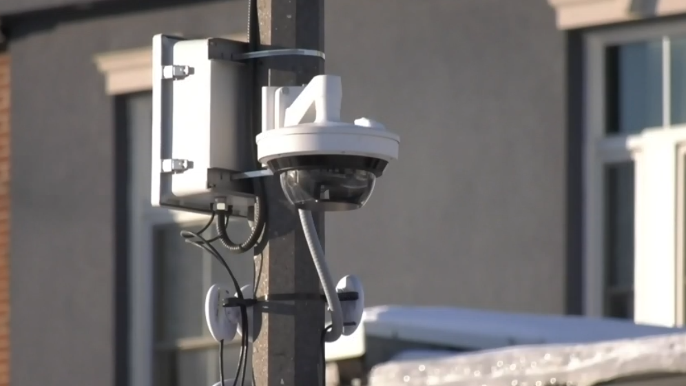 A CCTV surveillance camera in downtown Barrie, Ont. (KATELYN WILSON/CTV NEWS)