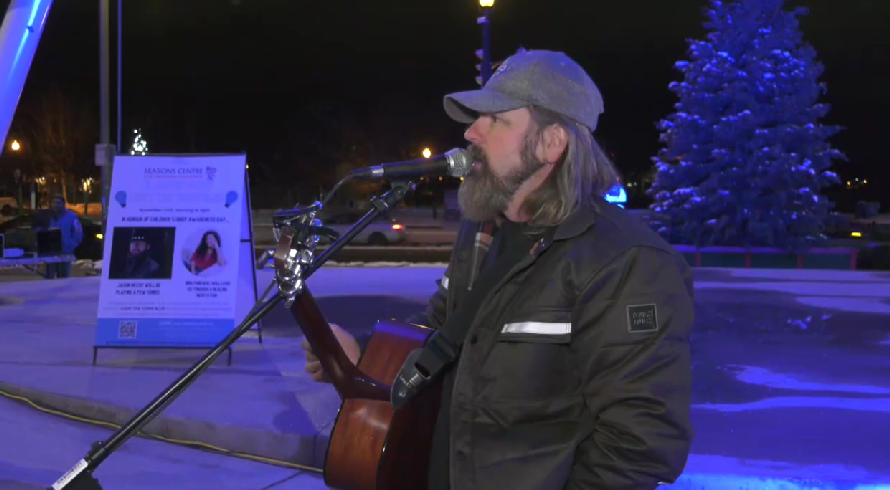 Country singer Jason McCoy performed at Meridian Place for Children's Grief Awareness Day on Nov. 17, 2022 (Steve Mansbridge/CTV News Barrie) 