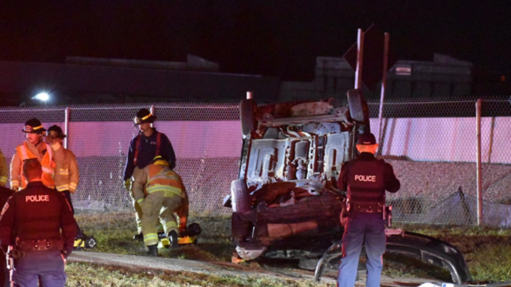  Emergency crews attend the scene of a crash in Barrie, Ont., on Sun., Dec. 4, 2022. (Source: At the Scene Photography) 