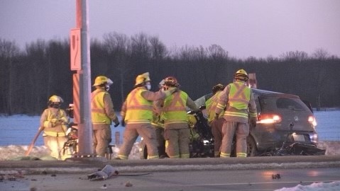 Emergency crews extricate three people following multi-vehicle crash in Springwater Township, Ont., on Sun., Feb. 20, 2022. (Catalina Gillies/CTV News)