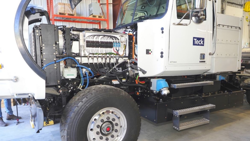 Electric tractor trailer developed by Collingwood, Ont. company put to the test