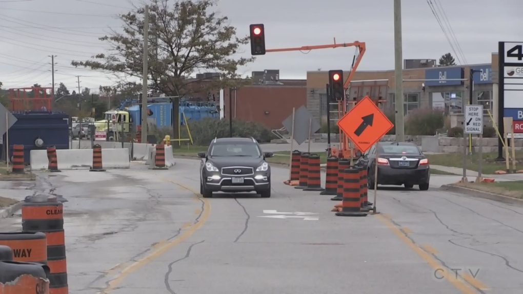 Cedar Pointe Drive in Barrie closed at Edgehill Drive for 2 months for  construction