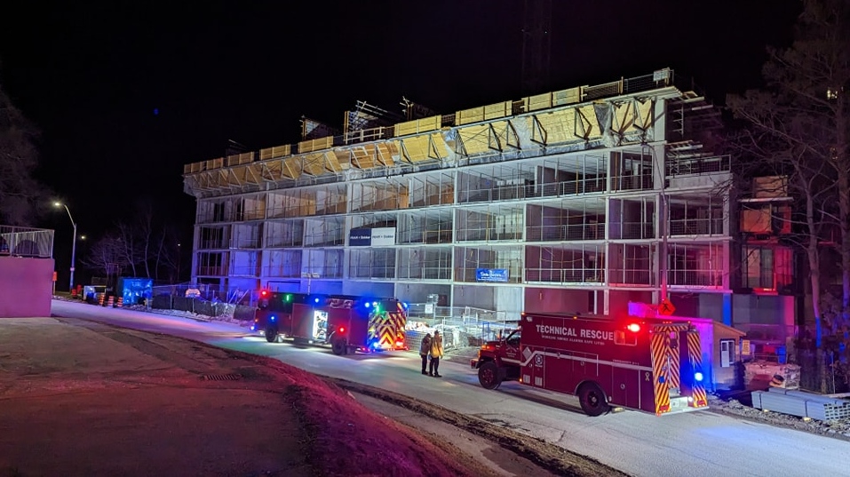 Fire crews attend a construction site in Barrie, Ont., on Tues., March 28, 2023 (Courtesy: Michael Chorney/At the Scene Photography)