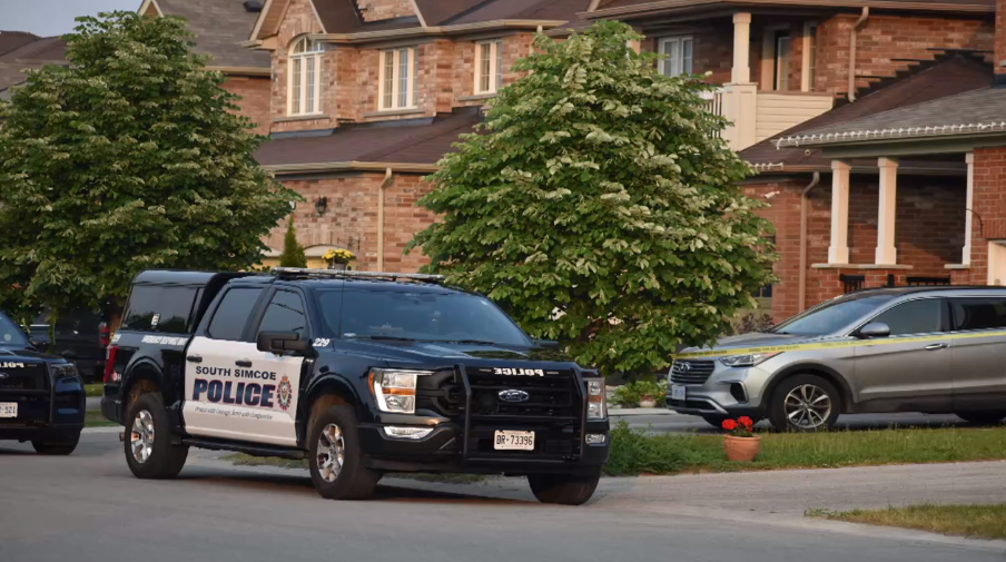 Police respond to a dispute outside a residence on Butler Street in Innisfil on Tues. June 6, 2023 (Michael Chorney/At The Scene Photography). 