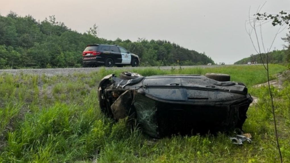 Provincial police attend a vehicle rollover on Highway 11 in Bracebridge, Ont. (Source: OPP/Twitter)