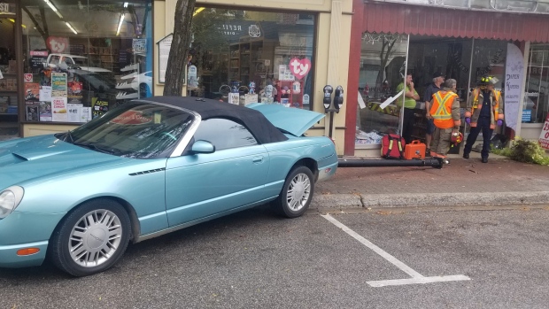 Car into light post